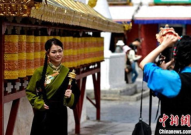 拉萨藏服写真造型,藏服写真中的民族韵味与时尚交融